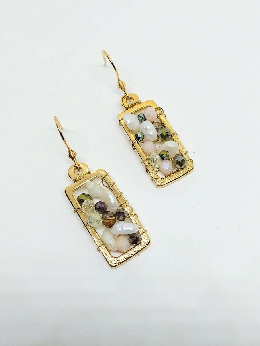 Gold earrings, long earrings , drop earrings , glass crystal earrings , bead earrings , pearl earrings , dainty earrings , elegant earring