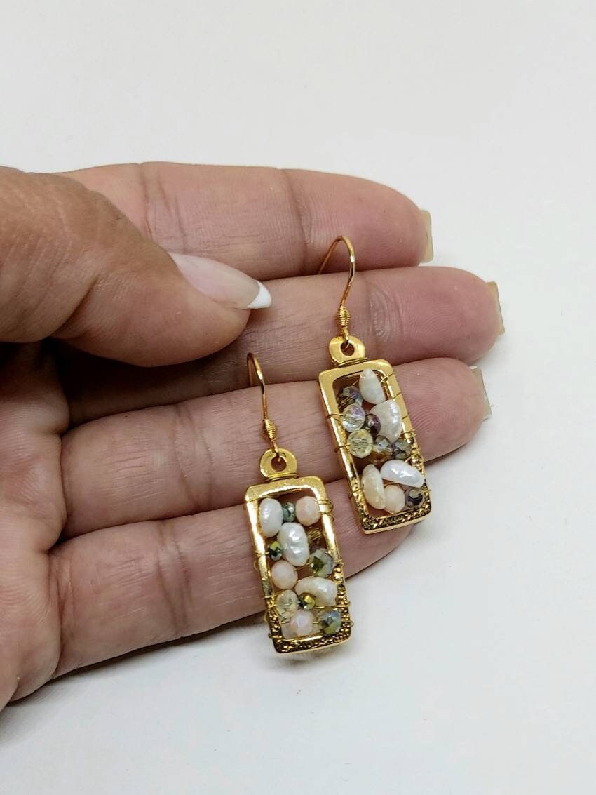 Gold earrings, long earrings , drop earrings , glass crystal earrings , bead earrings , pearl earrings , dainty earrings , elegant earring