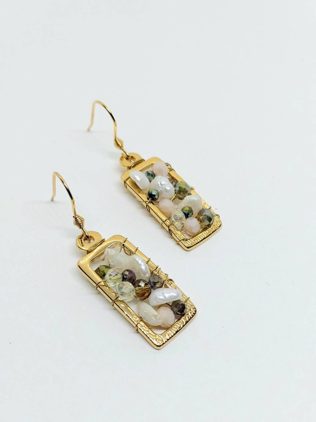 Gold earrings, long earrings , drop earrings , glass crystal earrings , bead earrings , pearl earrings , dainty earrings , elegant earring