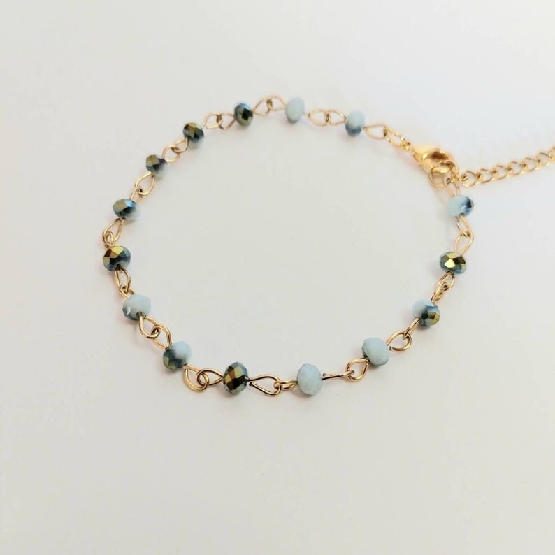 Beaded bracelet , stack up bracelet , chain bracelet , dainty bracelet , elegant bracelet , gold chain bracelet , glass beads bracelet