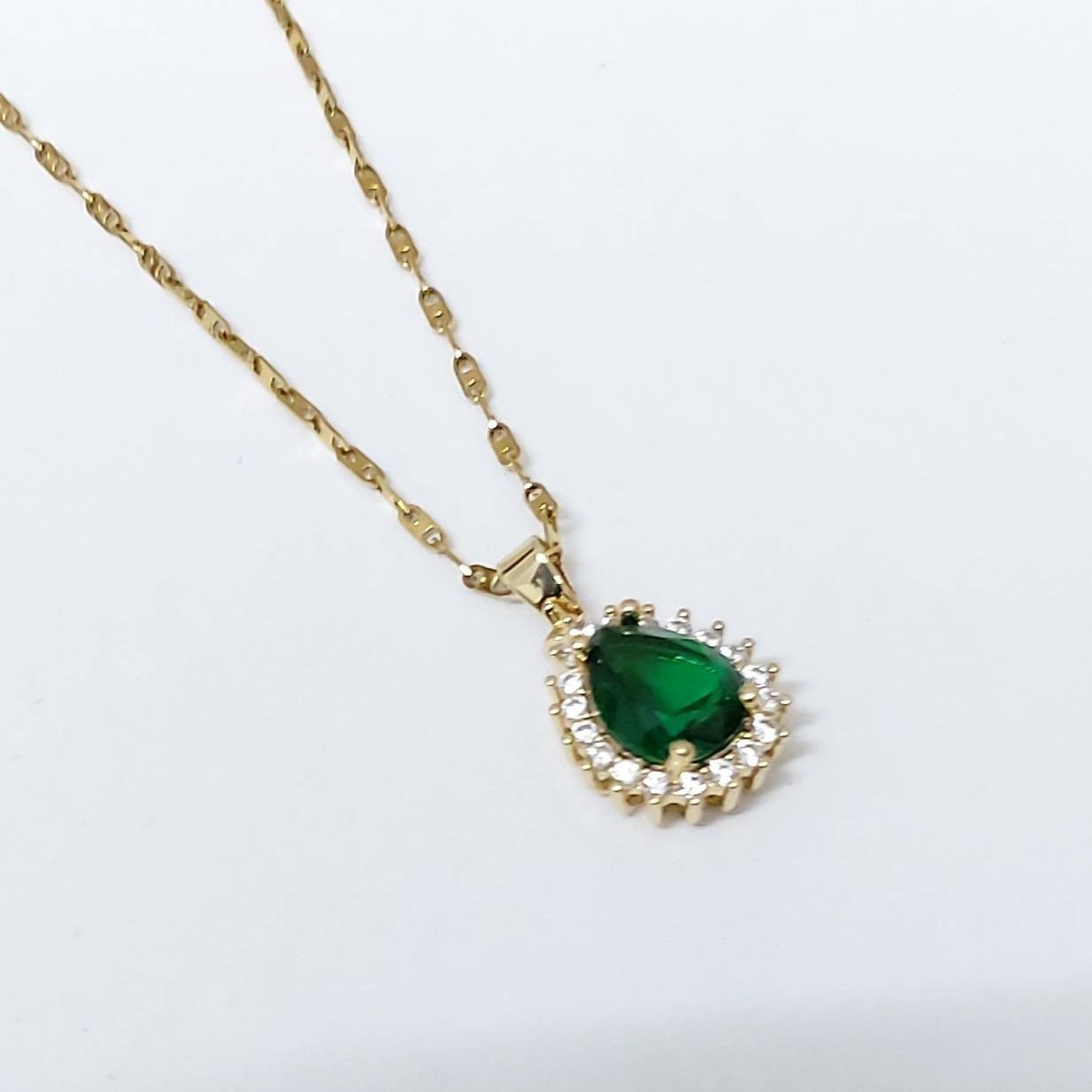 Classic drop shape necklace, emerald necklace , gold chain necklace , vintage necklace , chain necklace , gold dainty necklace, gift for her