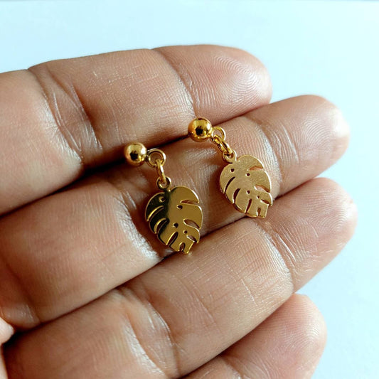 Monstera earrings , monstera deliciosa stud earrings, leaf stud earrings , montera adansonii earrings , gold plated earrings, plant earrings