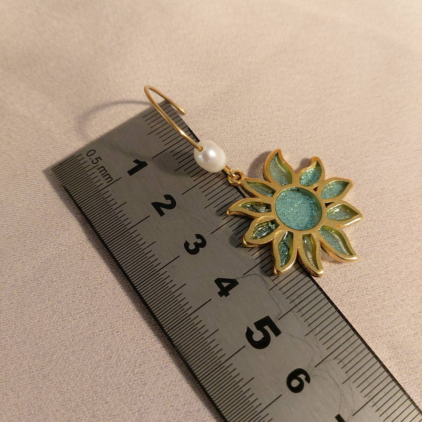 Sunflower earrings , sunflower earrings dangle , sunflower dangle earrings with pearl , hook sunflower earrings