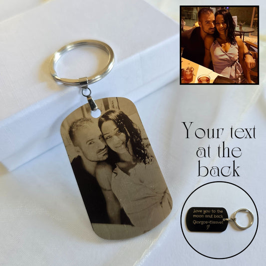 Custom dog tag keyring with photo and your own text at the back