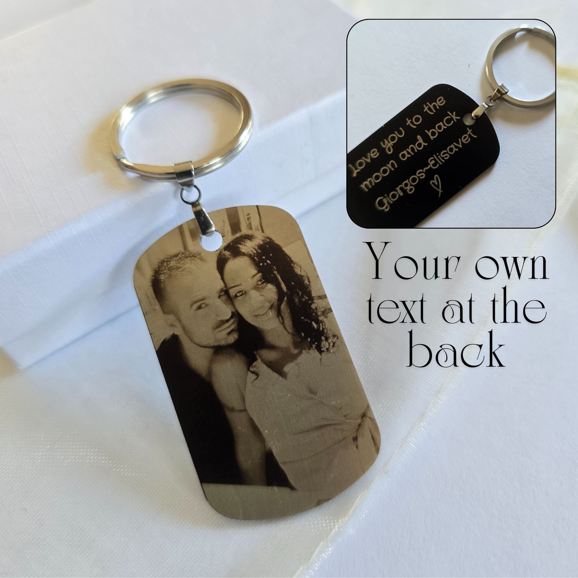 Custom dog tag keyring with photo and your own text at the back