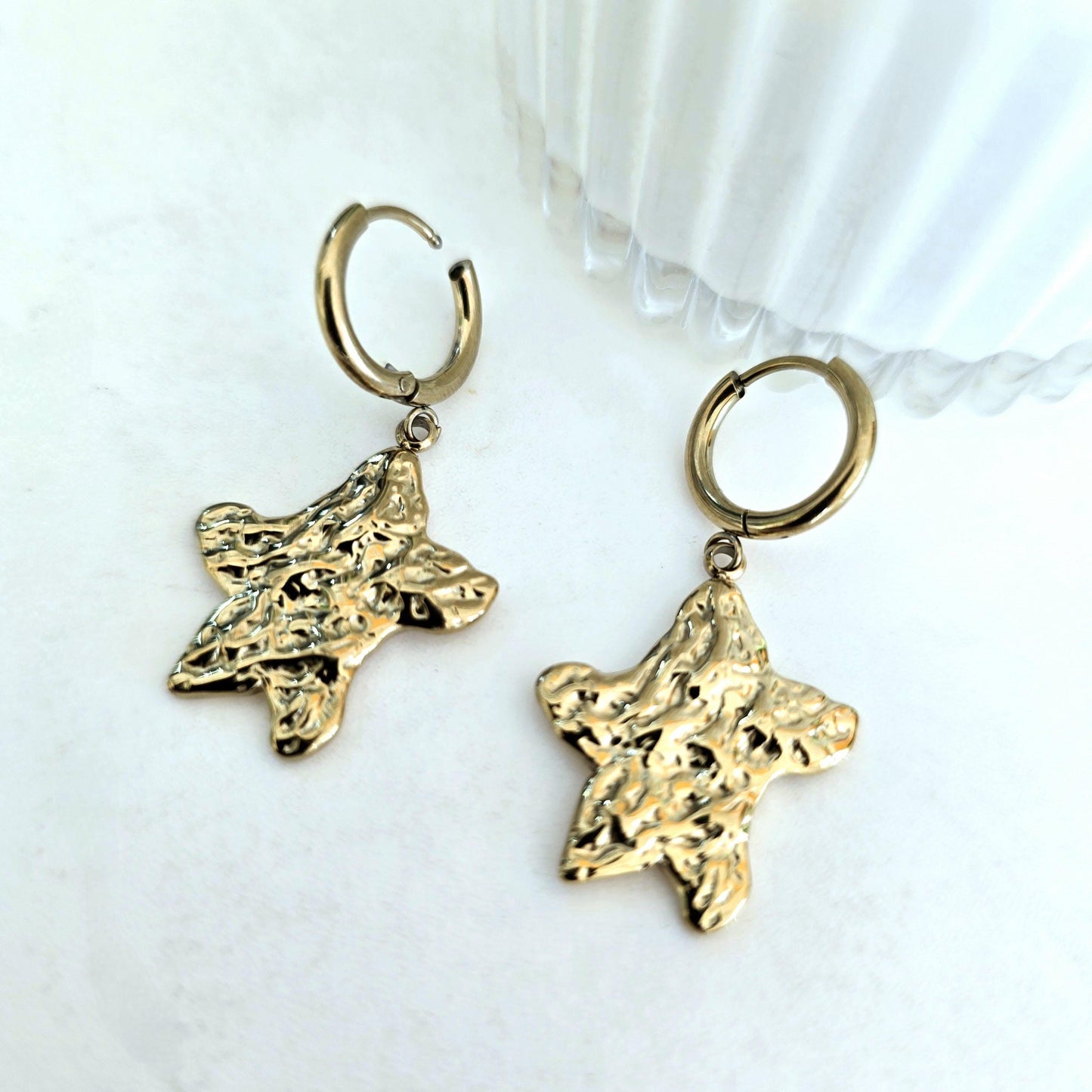 Star hammered gold filled hoop earrings , Star earrings , Gold star stainless steel hoop earring , gift for mom , waterproof earrings