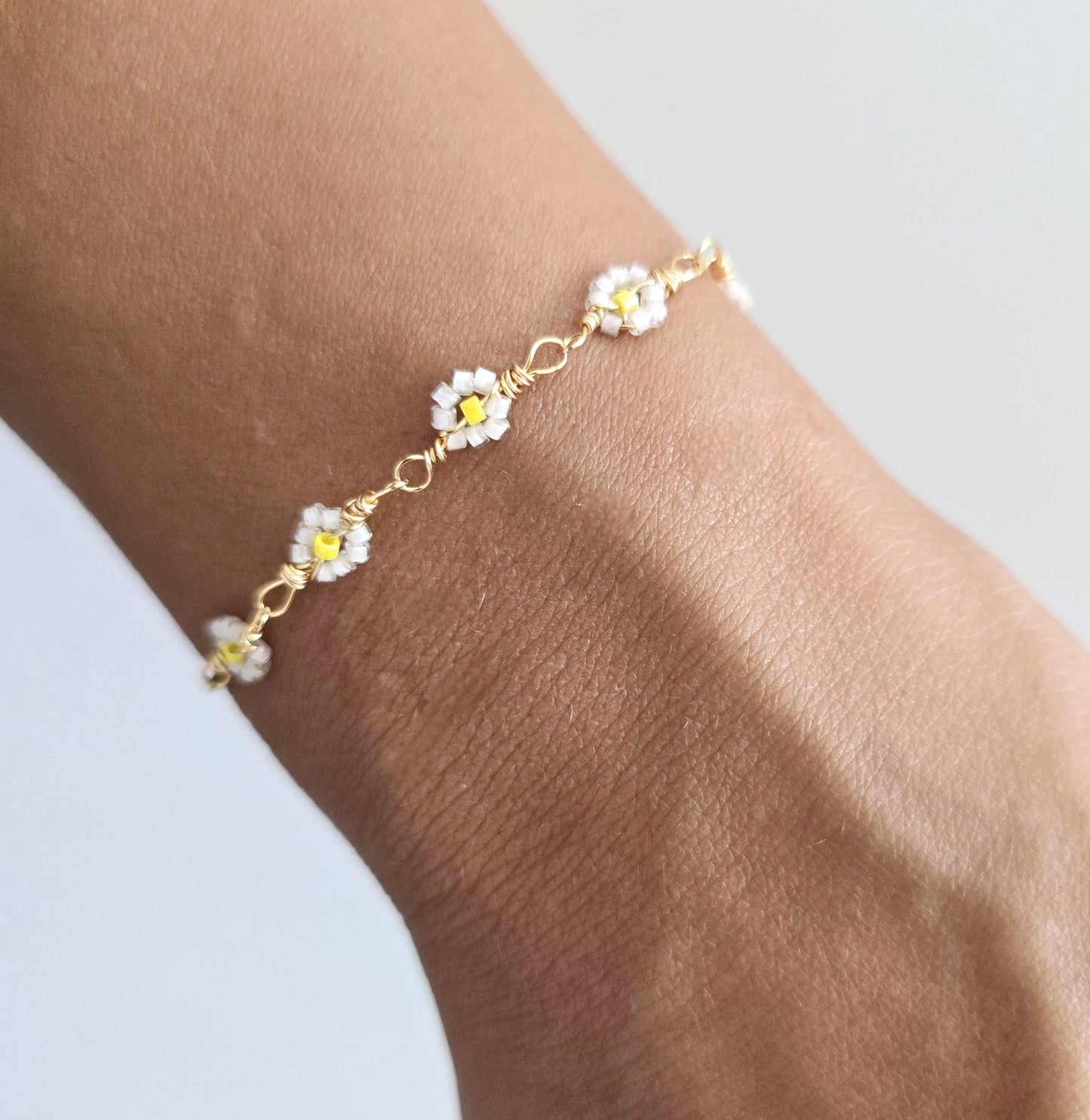 Beaded flower bracelet , White daisy beaded wire stainless steel bracelet , Gold filled daisy bracelet , Miyuki flower bracelet